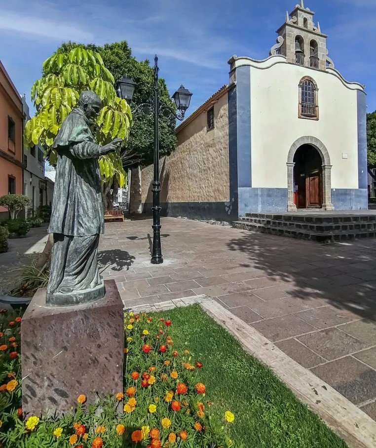“Santiago del Teide acompaña”