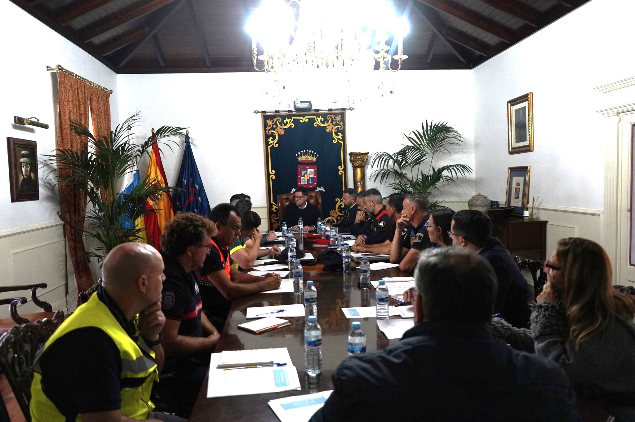 The Santiago del Teide Town Council coordinates a comprehensive security operation for the Fiestas del Carmen in Puerto de Santiago.