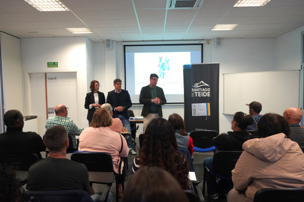 The Mayor presents the first phase of the Social Employment Plan “Santiago del Teide Promotes Employment 2025-2026”